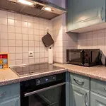 Spacious With Garden Apartman *