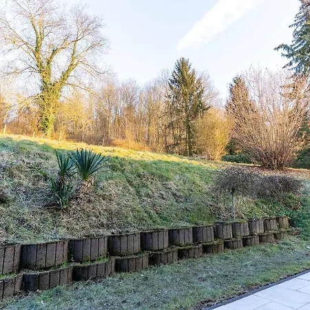 Lejlighed Spacious With Garden *