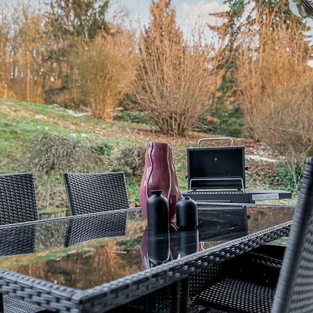 Apartman Spacious With Garden Koblenz