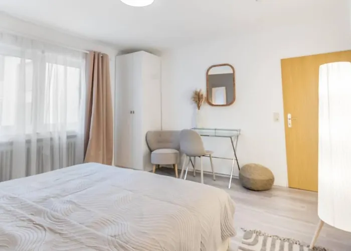 Spacious With Garden Apartment *